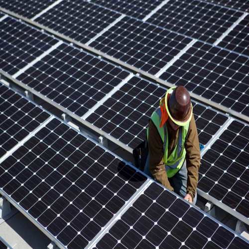Meta bổ sung 100 MW điện mặt trời từ thiết bị sản xuất tại Mỹ
