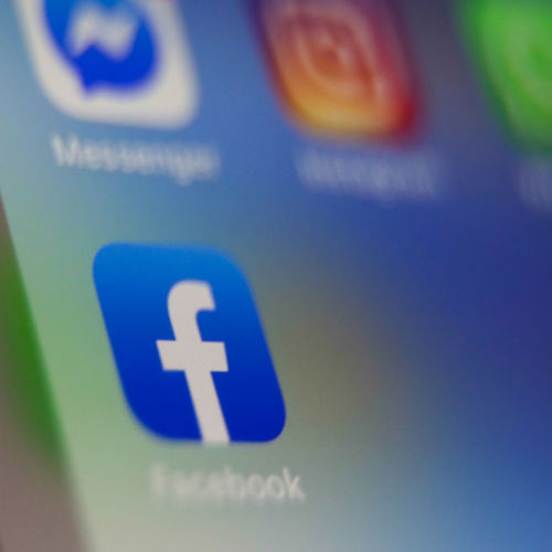 Facebook cạnh tranh Reddit với tính năng biệt danh cho Groups