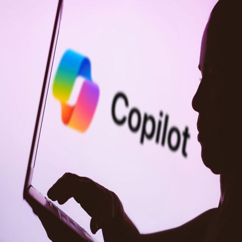 Copilot của Microsoft rút khỏi WhatsApp từ 15/1
