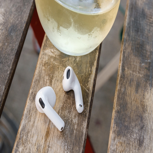 AirPods 4 giảm còn từ chỉ $69 trong chương trình Black Friday