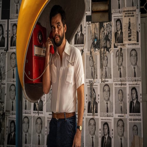 The Secret Agent review: phim tội phạm chính trị của Kleber Mendonça Filho