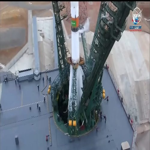 Sự cố tại bệ phóng Soyuz: nền tảng dịch vụ 20 tấn bị quên cố định