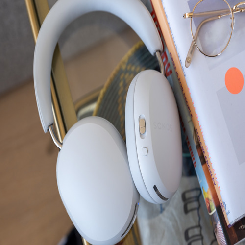 Bose, Sony và Apple giảm giá mạnh dịp Black Friday 2025