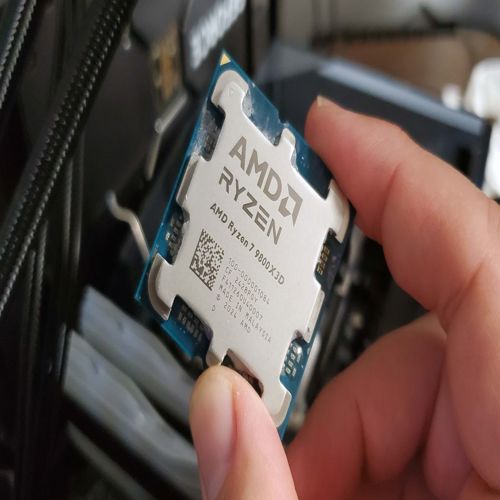 AMD lặng lẽ ra mắt Ryzen 7 9850X3D — lý do đằng sau