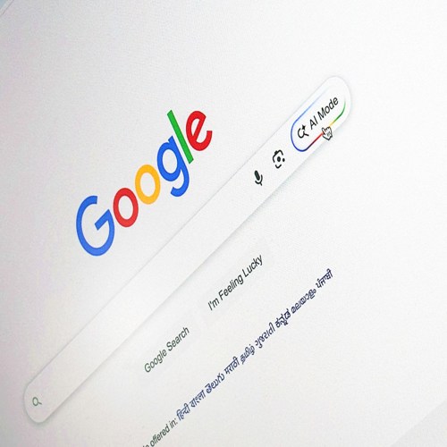 Google thử nghiệm hợp nhất AI Overviews vào AI Mode