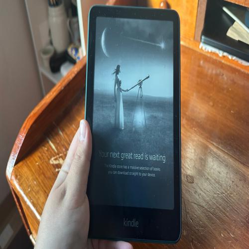 Kindle Paperwhite vẫn giảm giá mùa lễ — tiết kiệm $25 ngay hôm nay
