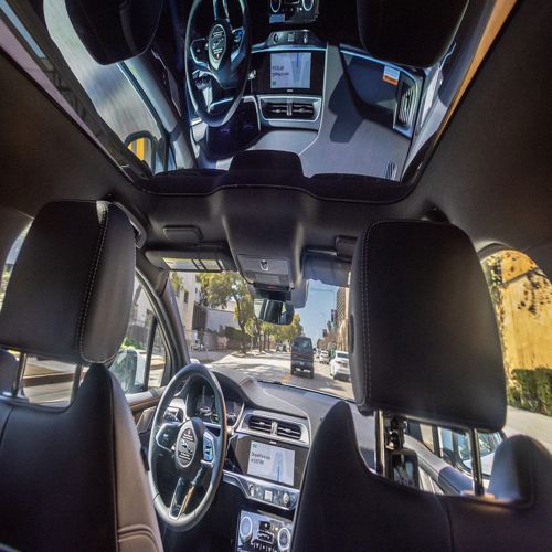 Dữ liệu mới: Robotaxi cạnh tranh bằng giá cả và tốc độ