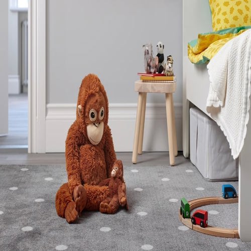 Punch the Monkey: Gấu bông hỗ trợ cảm xúc của IKEA sắp cháy hàng